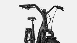 Specialized Turbo Como 5.0 -MAASTOPYÖRÄT myymälä 90422 30 COMO 50 CSTBLK SILREFL D3 HT