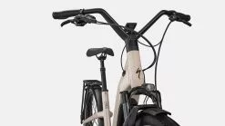 Specialized Turbo Como 5.0 -MAASTOPYÖRÄT myymälä 90422 33 COMO 50 SND BLKREFL D3 HT