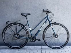 Trek District 3 Equipped Stagger (2023) -MAASTOPYÖRÄT myymälä District3EquippedStagger 21 33496 B Portrait