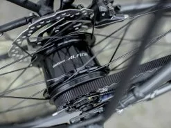 Trek District 4 Equipped (2023) -MAASTOPYÖRÄT myymälä District4Equipped 21 33497 A Alt2