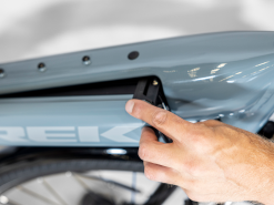 Trek District+ 3 Lowstep (2023) -MAASTOPYÖRÄT myymälä DistrictPlus3Lowstep500W 23 36797 B Alt2 1