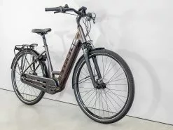 Trek District+ 3 Lowstep (2023) -MAASTOPYÖRÄT myymälä DistrictPlus3Lowstep 23 36796 A Portrait 1