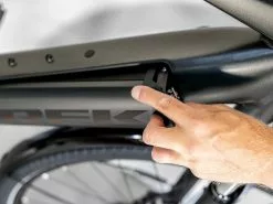 Trek District+ 3 (2023) -MAASTOPYÖRÄT myymälä DistrictPlus3 23 36795 A Alt2