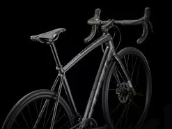 Trek Domane AL 5 Disc (2022) -MAASTOPYÖRÄT myymälä DomaneAL5Disc 21 33086 A Alt1