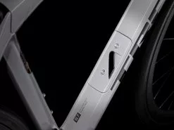 Trek Domane SL 7 Gen 4 (2023) 17 Trek Domane SL 7 Gen 4 (2023) -MAASTOPYÖRÄT myymälä DomaneSL7 23 36153 A Alt2