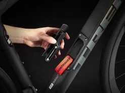 Trek Domane SLR 7 AXS Gen 4 (2023) -MAASTOPYÖRÄT myymälä DomaneSLR7eTap 23 37356 A Alt3