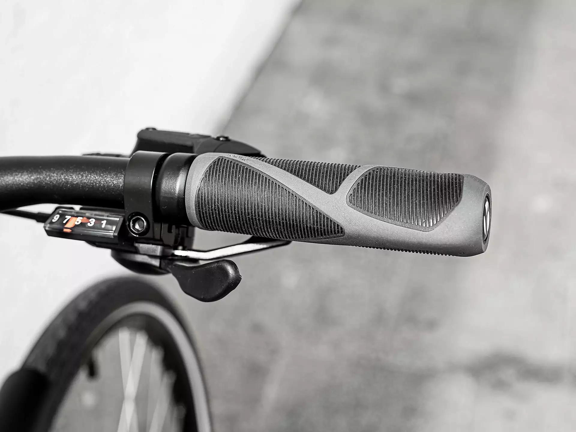 Trek FX 2 Disc Equipped Stagger (2023) - Image 12