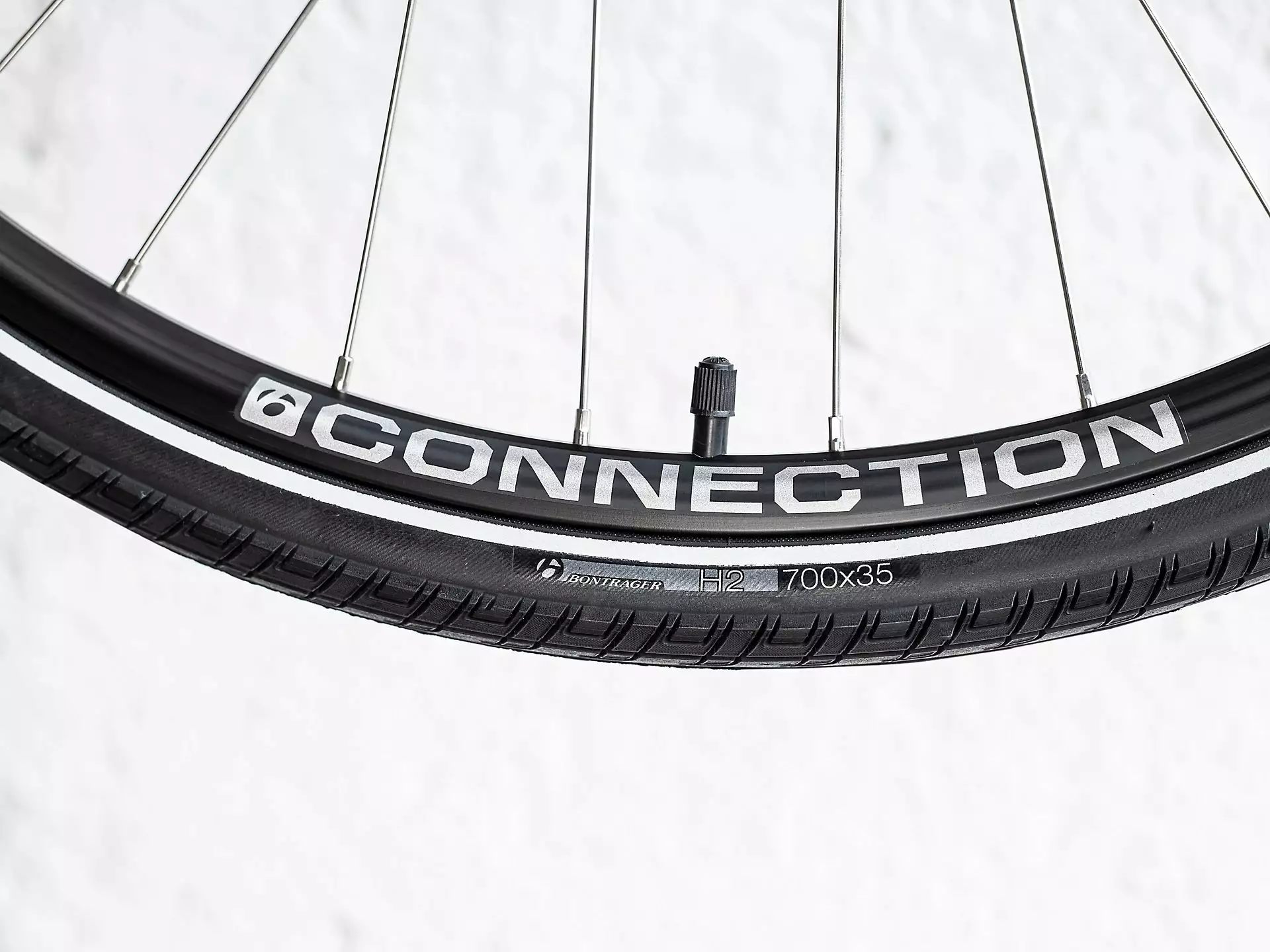 Trek FX 2 Disc Equipped Stagger (2023) - Image 15