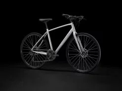Trek FX 2 Disc (2023) -MAASTOPYÖRÄT myymälä FX2Disc 22 35003 D Portrait