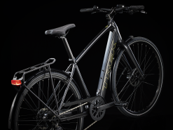 Trek FX+ 2 (2023) 35 Trek FX+ 2 (2023) -MAASTOPYÖRÄT myymälä FXPlus2 23 35842 A Alt1 1