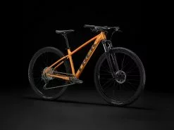 Trek Marlin 6 Gen 2 (2023) 26 Trek Marlin 6 Gen 2 (2023) -MAASTOPYÖRÄT myymälä Marlin6 22 35066 B Portrait