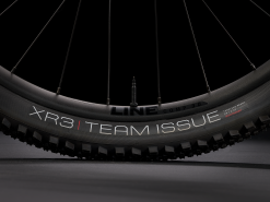 Trek Powerfly 7 Gen 3 (2023) 34 Trek Powerfly 7 Gen 3 (2023) -MAASTOPYÖRÄT myymälä Powerfly7 22 35403 C Alt7