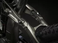 Trek Rail 7 Gen 2 (2023) 24 Trek Rail 7 Gen 2 (2023) -MAASTOPYÖRÄT myymälä Rail7DeoreXT 22 35036 A Alt5