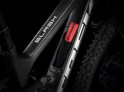 Trek Slash 9.8 (2023) 28 Trek Slash 9.8 (2023) -MAASTOPYÖRÄT myymälä Slash98GXAXS 23 37058 A Alt3