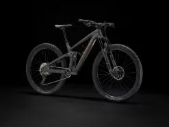 Trek Top Fuel 9.7 (2023-22) -MAASTOPYÖRÄT myymälä TopFuel97SLXXT 22 35178 A Portrait 1