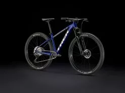 Trek X-Caliber 8 (2022-2023) -MAASTOPYÖRÄT myymälä XCaliber8 23 35069 B Portrait 42198196 1451 4214 9cf4 aa3763b3d1ff