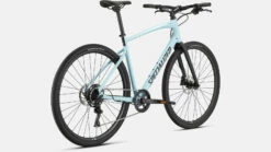 Specialized Sirrus X 2.0 -MAASTOPYÖRÄT myymälä 92422 80 SIRRUS X 20 ARCTBLU BLK BLKREFL RDSQ