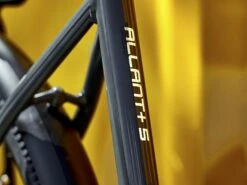 Trek Allant+ 5 Lowstep (2022) -MAASTOPYÖRÄT myymälä AllantPlus5Lowstep 21 33127 A Alt1