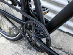 Trek District 3 Equipped (2023) -MAASTOPYÖRÄT myymälä District3Equipped 21 33495 A Alt2