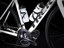 Trek Domane AL 3 Disc (2023) 25 Trek Domane AL 3 Disc (2023) -MAASTOPYÖRÄT myymälä DomaneAL3Disc 23 33082 B Accessory2