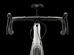 Trek Domane AL 3 Disc (2023) 29 Trek Domane AL 3 Disc (2023) -MAASTOPYÖRÄT myymälä DomaneAL3Disc 23 33082 B Alt4