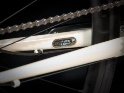 Trek Domane AL 4 Disc (2023) -MAASTOPYÖRÄT myymälä DomaneAL4Disc 21 33085 C Alt7