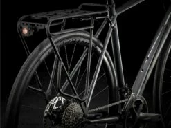 Trek Domane AL 5 Disc (2022) 25 Trek Domane AL 5 Disc (2022) -MAASTOPYÖRÄT myymälä DomaneAL5Disc 21 33086 A Accessory3