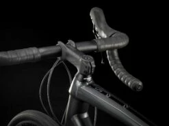 Trek Domane AL 5 Disc (2022) 18 Trek Domane AL 5 Disc (2022) -MAASTOPYÖRÄT myymälä DomaneAL5Disc 21 33086 A Alt3