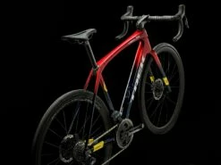 Trek Domane SLR 7 AXS Gen 4 (2023) -MAASTOPYÖRÄT myymälä DomaneSLR7eTap 23 37356 B Alt1