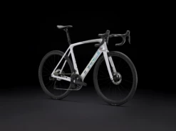 Trek Émonda SL 7 (2023) -MAASTOPYÖRÄT myymälä EmondaSL7 22 35046 B Portrait
