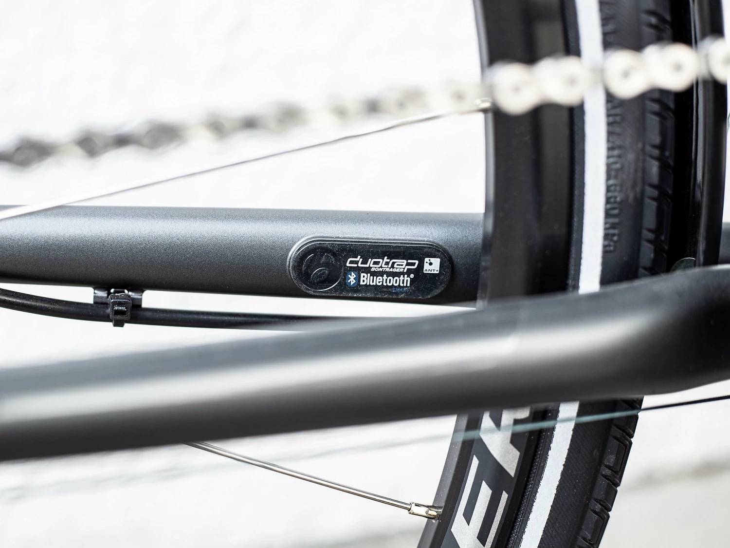 Trek FX 2 Disc Equipped (2023) 14 Trek FX 2 Disc Equipped (2023) - Image 12