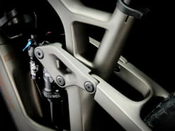 Trek Fuel EX 9.7 Gen 6 (2023) -MAASTOPYÖRÄT myymälä FuelEX97SLXXT 23 36355 A Alt2