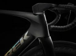 Trek Madone SLR 7 Gen 7 (2023) -MAASTOPYÖRÄT myymälä MadoneSLR7 23 37025 A Alt2