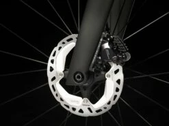 Trek Madone SLR 7 Gen 7 (2023) -MAASTOPYÖRÄT myymälä MadoneSLR7 23 37025 A Alt7