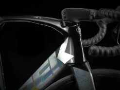 Trek Madone SLR 9 Gen 6 (2023) -MAASTOPYÖRÄT myymälä MadoneSLR9 22 35716 A Alt2