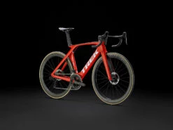 Trek Madone SLR 9 Gen 7 (2023) -MAASTOPYÖRÄT myymälä MadoneSLR9 23 37419 B Portrait