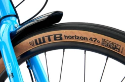 Kona Dew Deluxe (2022) -MAASTOPYÖRÄT myymälä Nayttokuva2022 5 9kello19.46.57